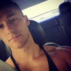 Meet your Posher, Dakota